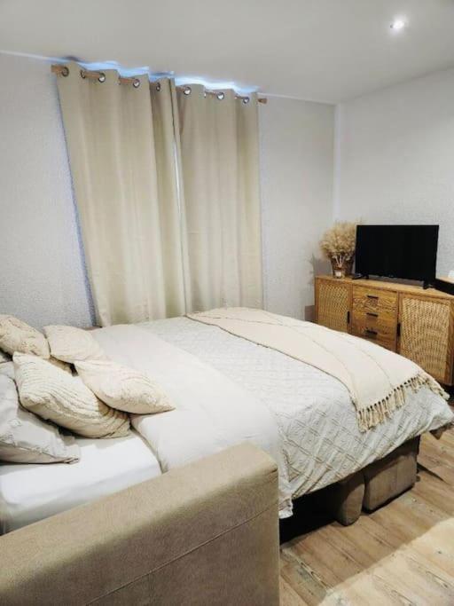 Magnifique Studio Calais Plage Parking Gratuit Luaran gambar